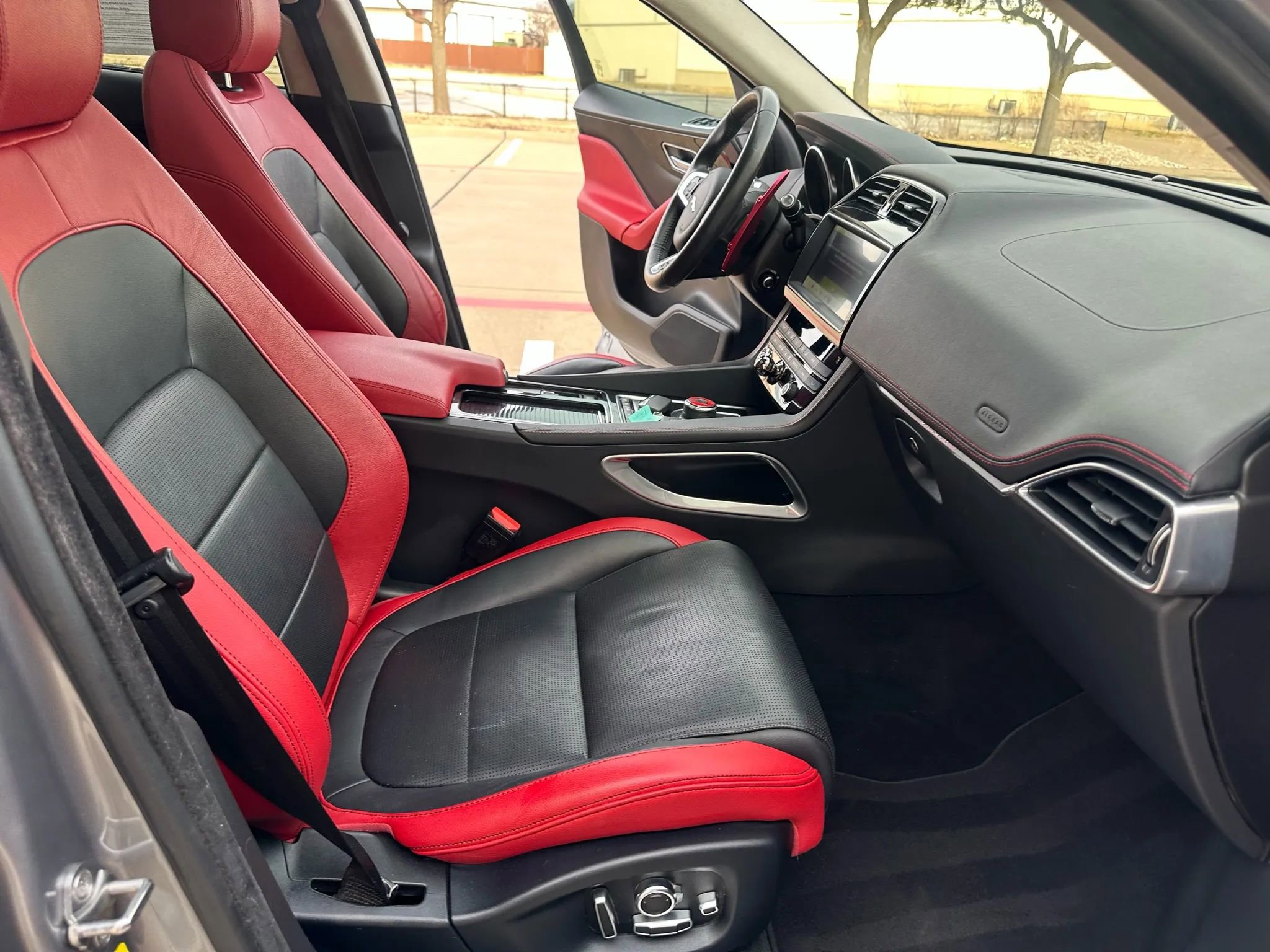 Used 2020 Jaguar F-PACE S AWD/4WD image 24
