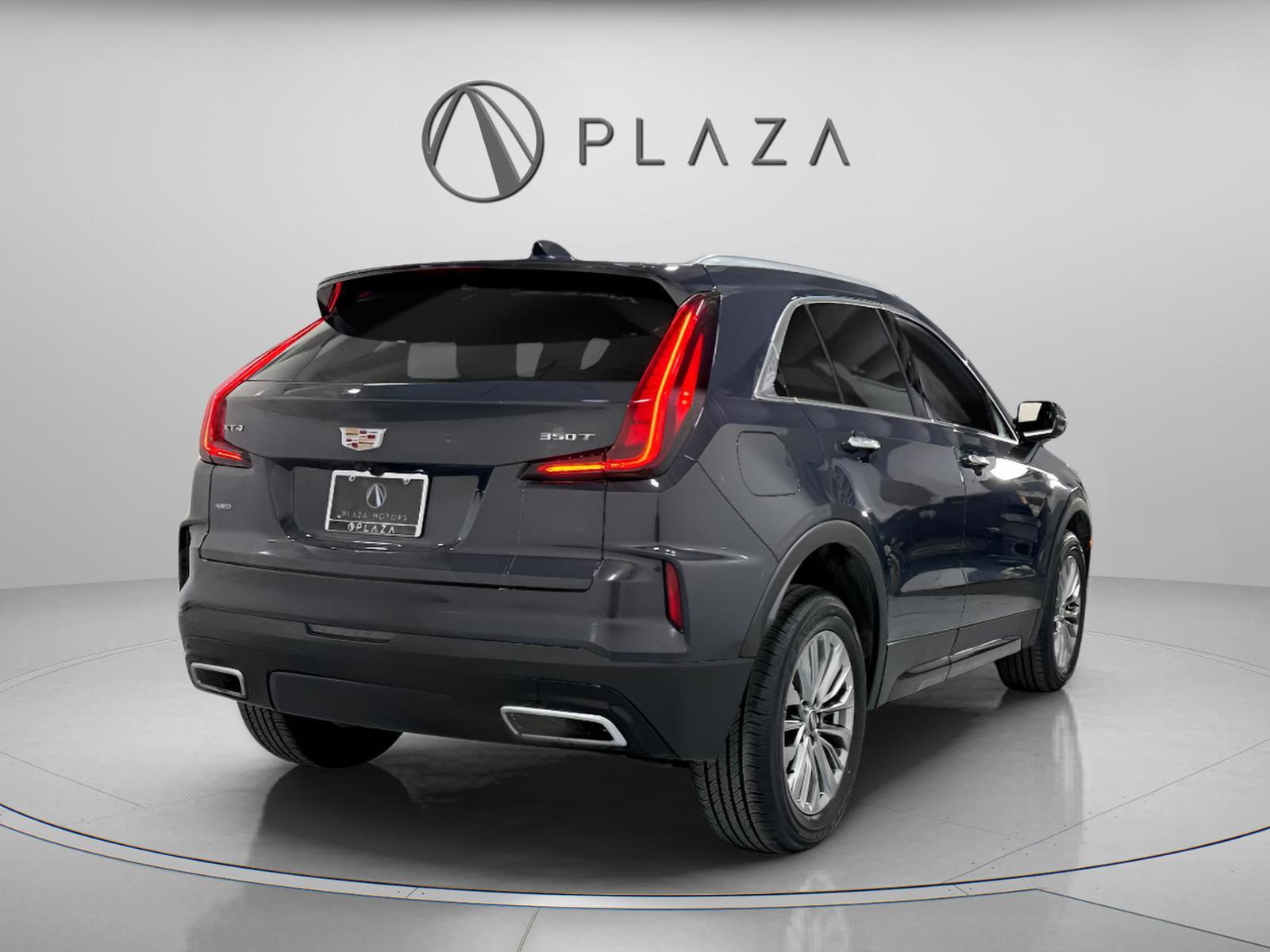 Used 2025 Cadillac XT4 Premium Luxury image 6