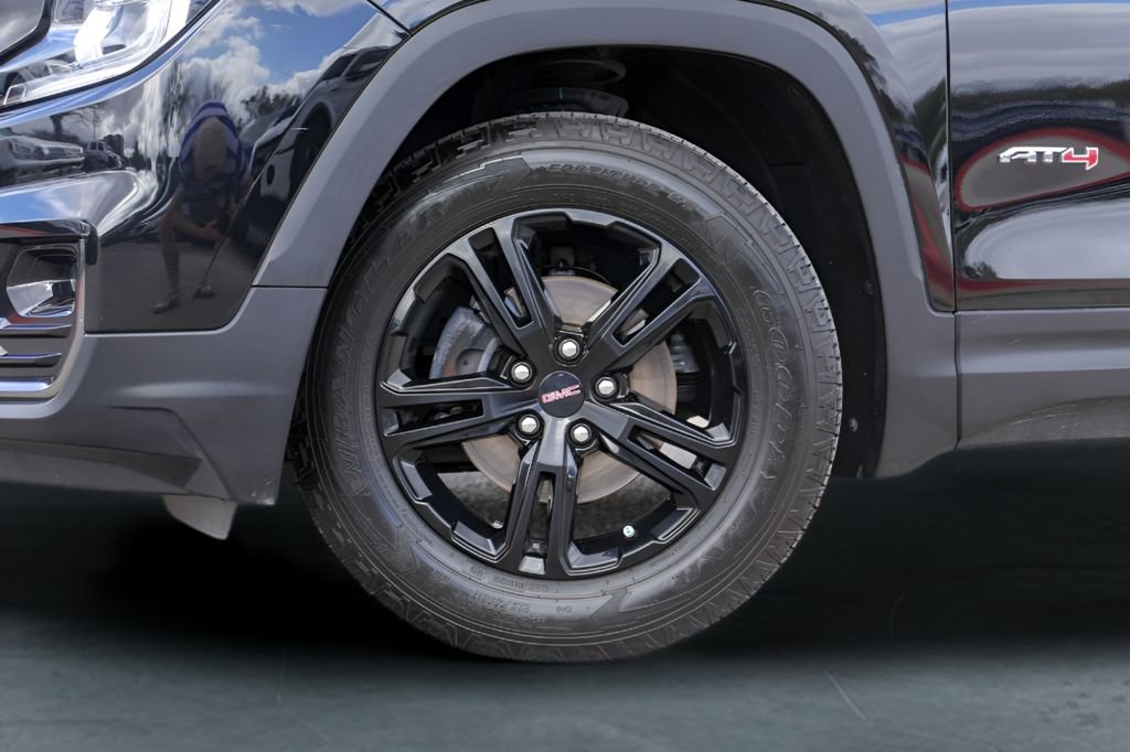 Used 2024 GMC Terrain AT4 image 4