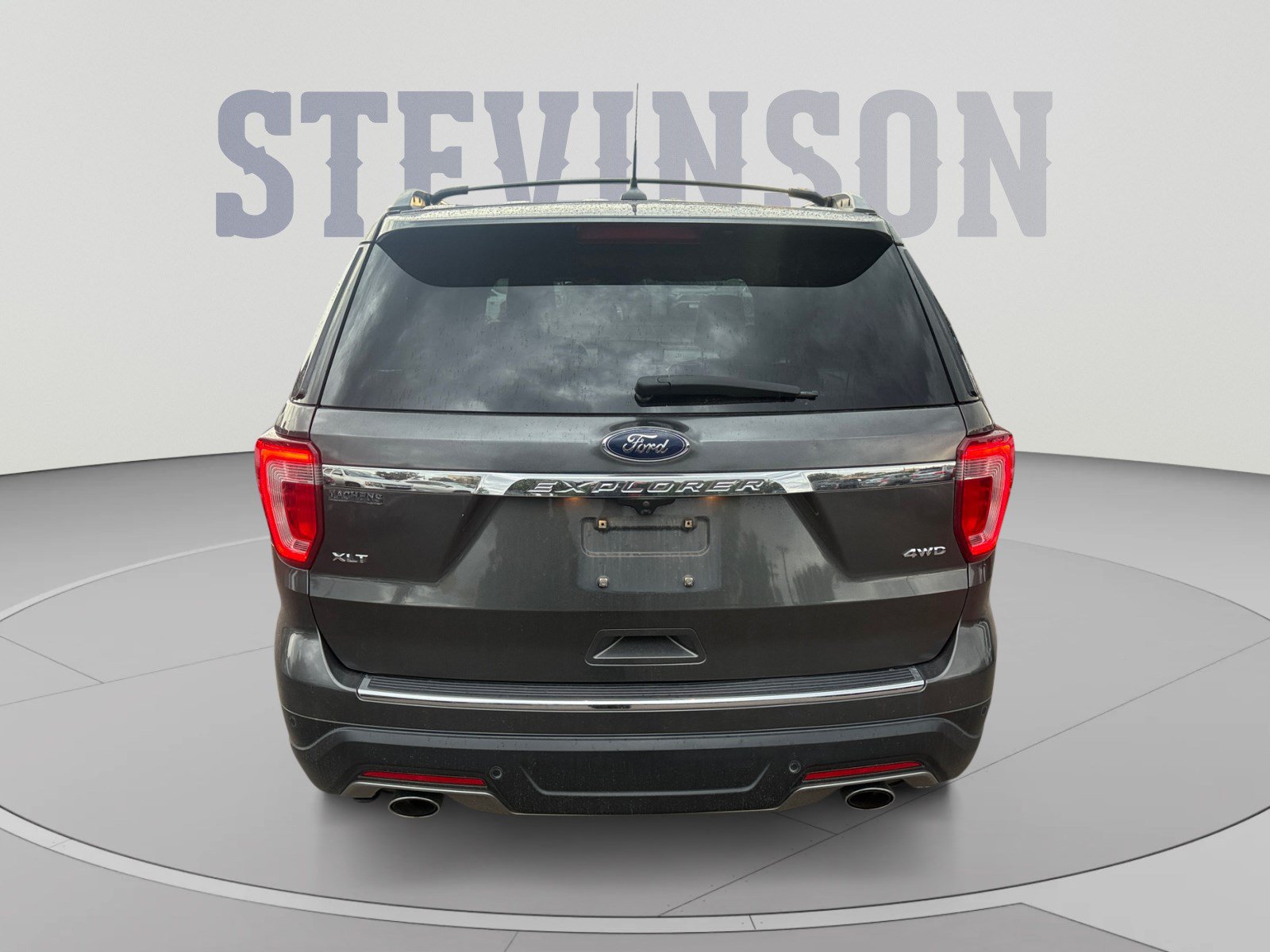 Used 2018 Ford Explorer XLT w/ Equipment Group 202A AWD/4WD image 4