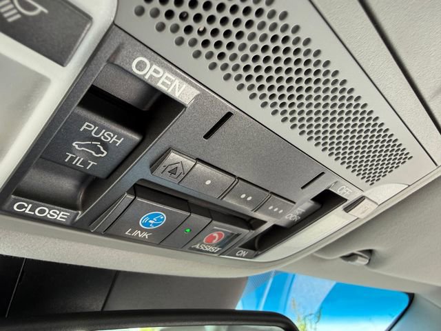 Used 2015 Acura RLX w/ Technology Package FWD image 29