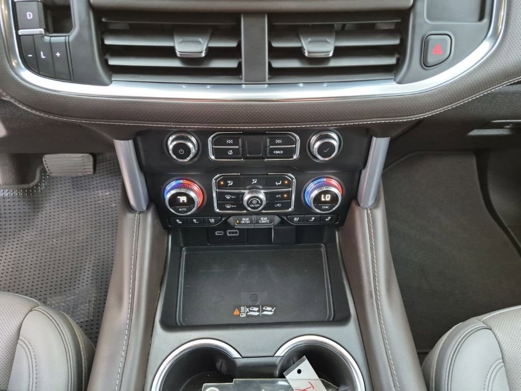 Used 2023 GMC Yukon XL SLT w/ SLT Premium Package image 39