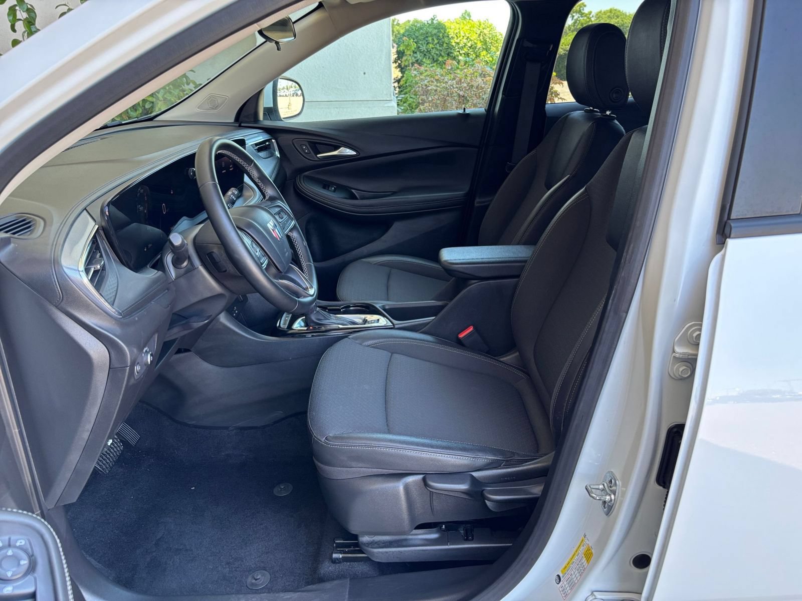 Used 2025 Buick Encore GX Preferred FWD image 47