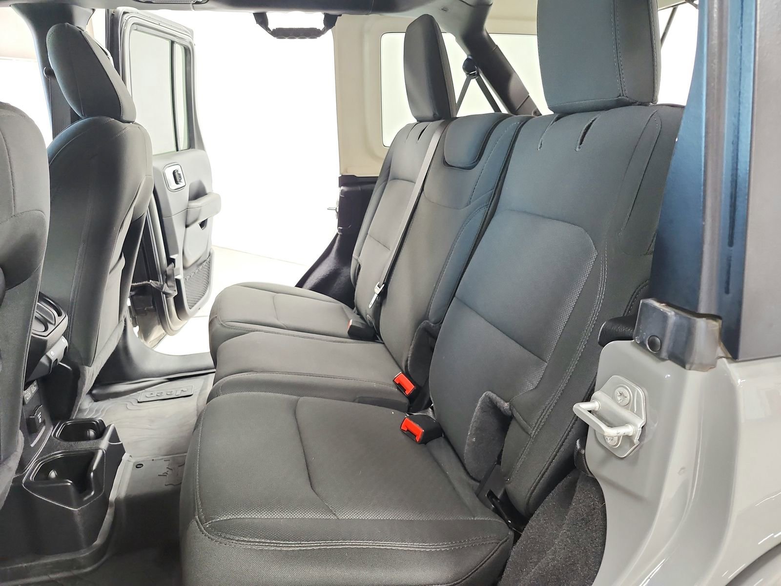 Used 2021 Jeep Wrangler Unlimited Sahara w/ LED Lighting Group image 31