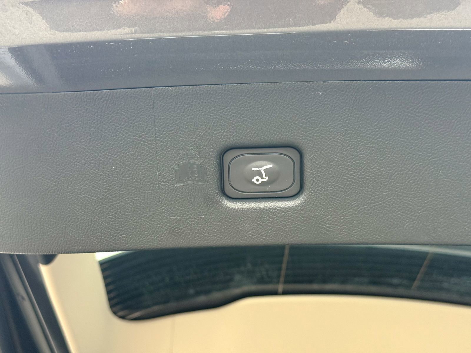 Used 2022 Lincoln Nautilus Reserve image 14