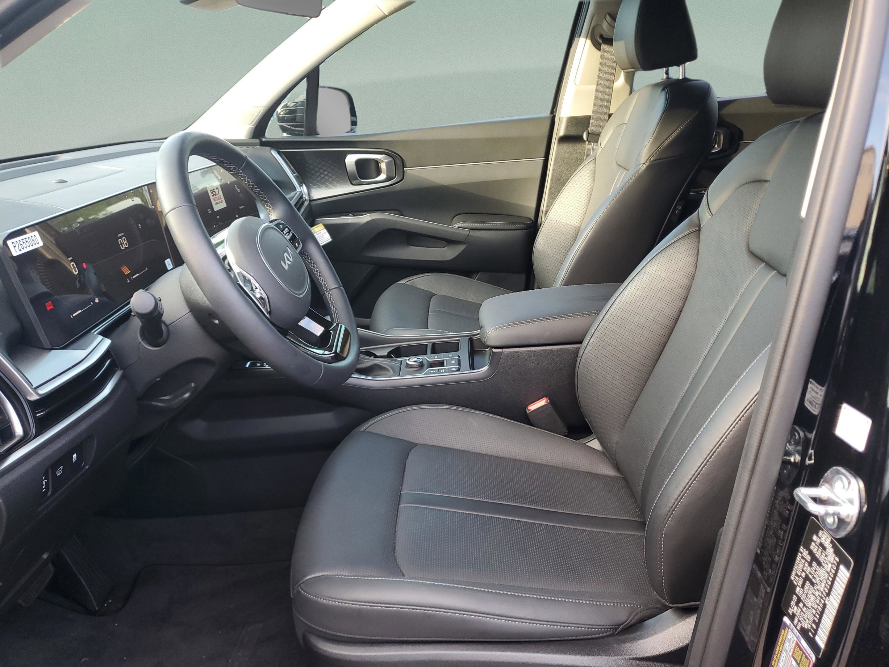 Certified 2025 Kia Sorento EX w/ Panoramic Sunroof Package FWD image 16