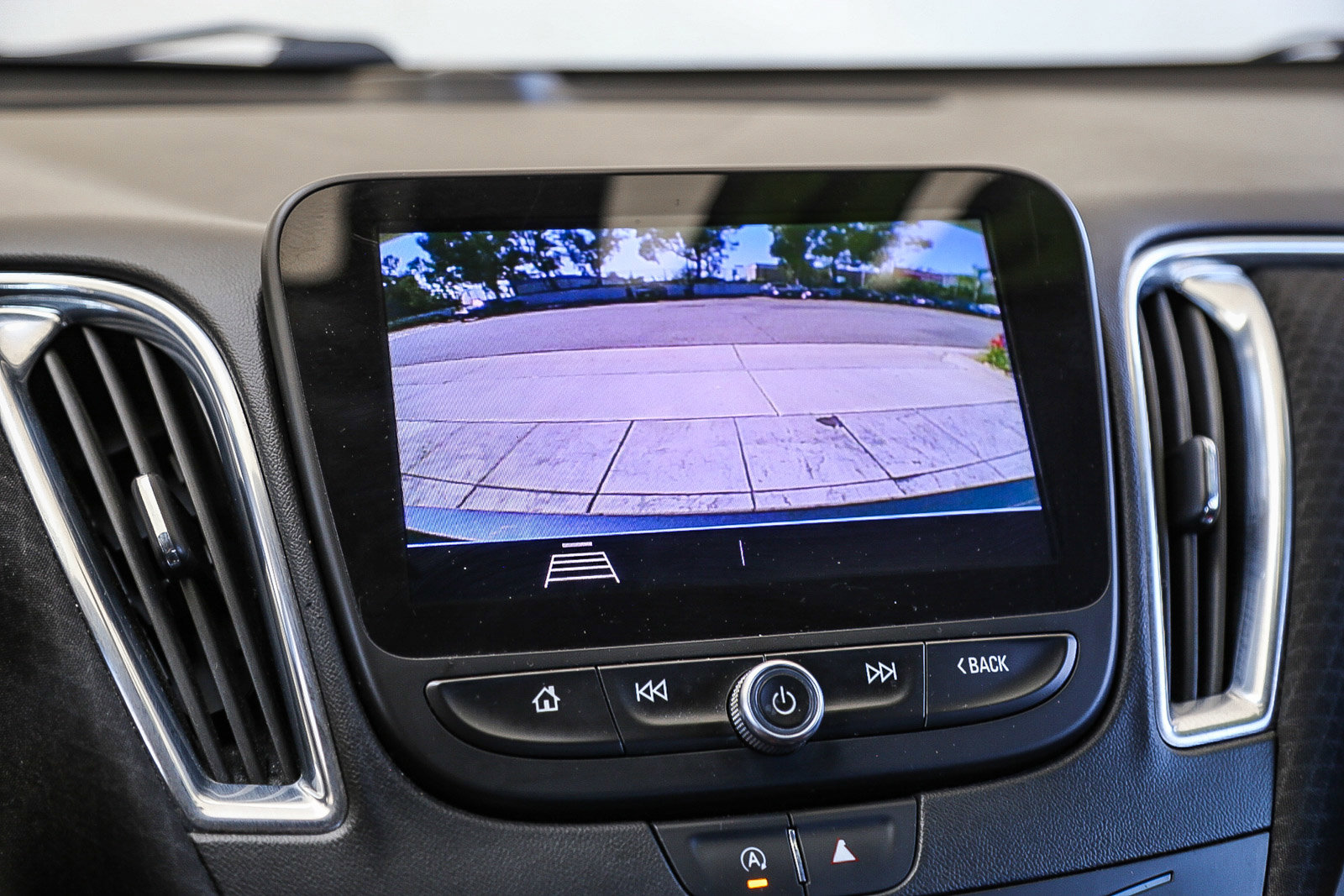 Used 2020 Chevrolet Malibu LT image 21