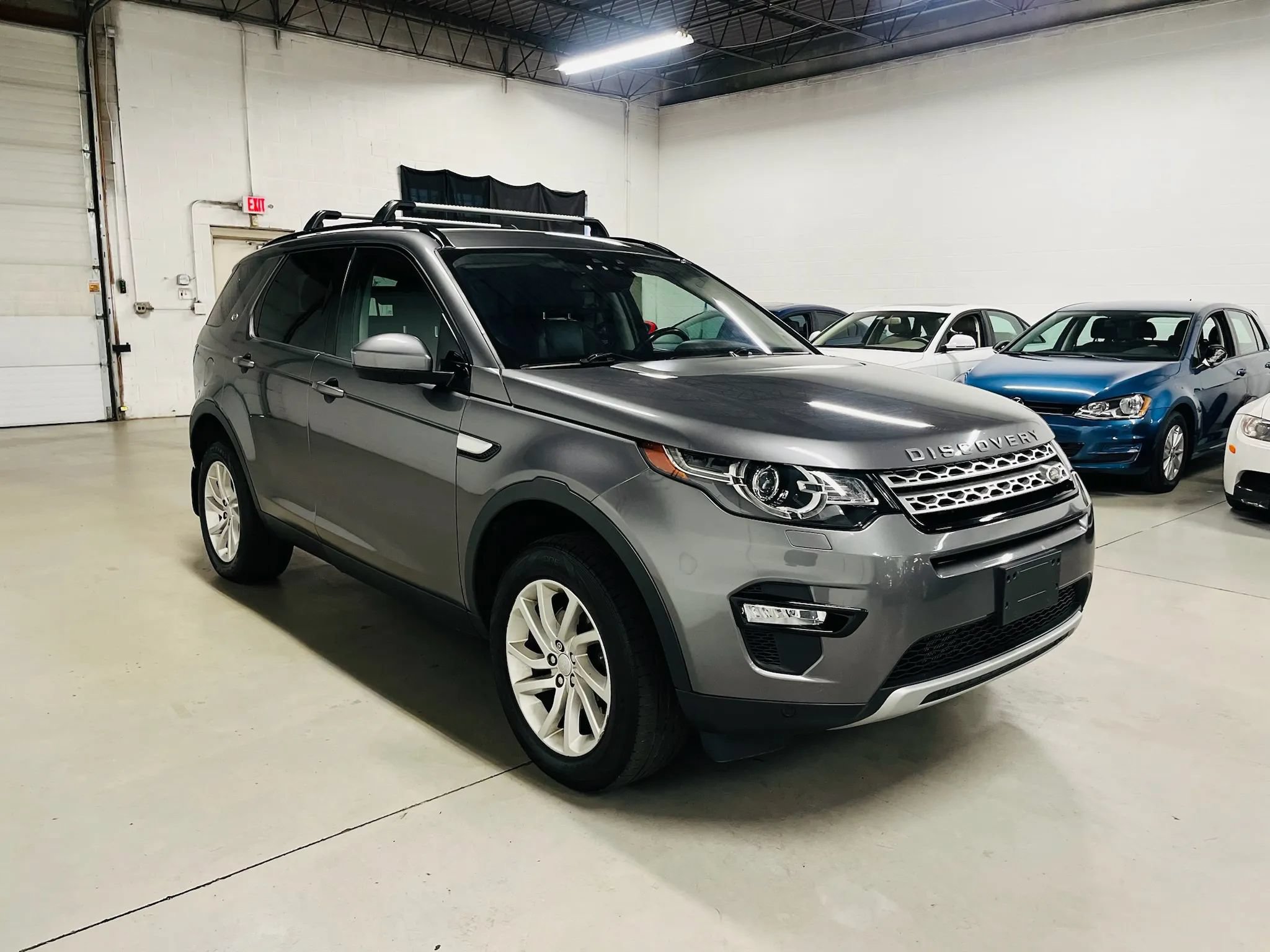 Used 2017 Land Rover Discovery Sport HSE AWD/4WD image 4