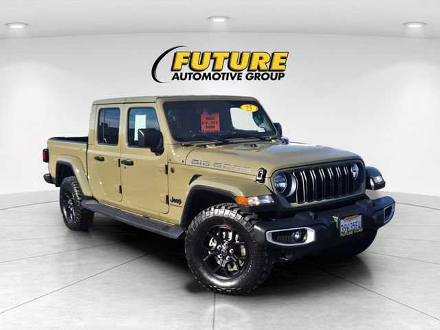 Used 2025 Jeep Gladiator Sport image 1
