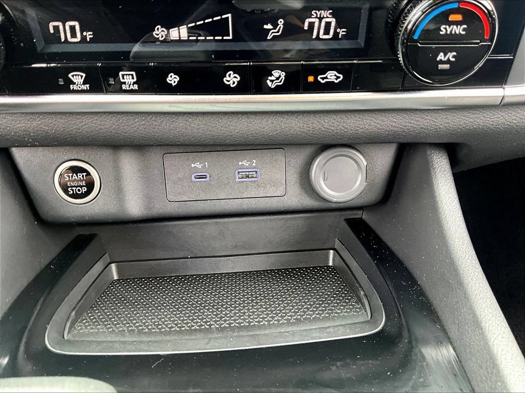 Used 2023 Nissan Rogue SV AWD/4WD image 18