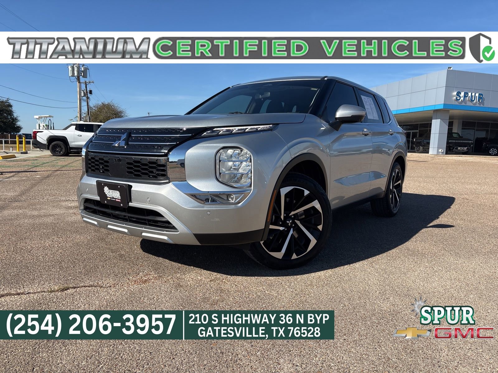 Used 2023 Mitsubishi Outlander SE image 1