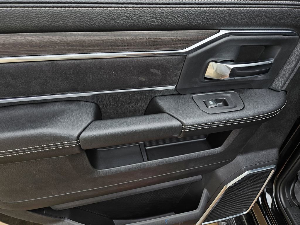 New 2026 RAM 2500 Laramie AWD/4WD image 12