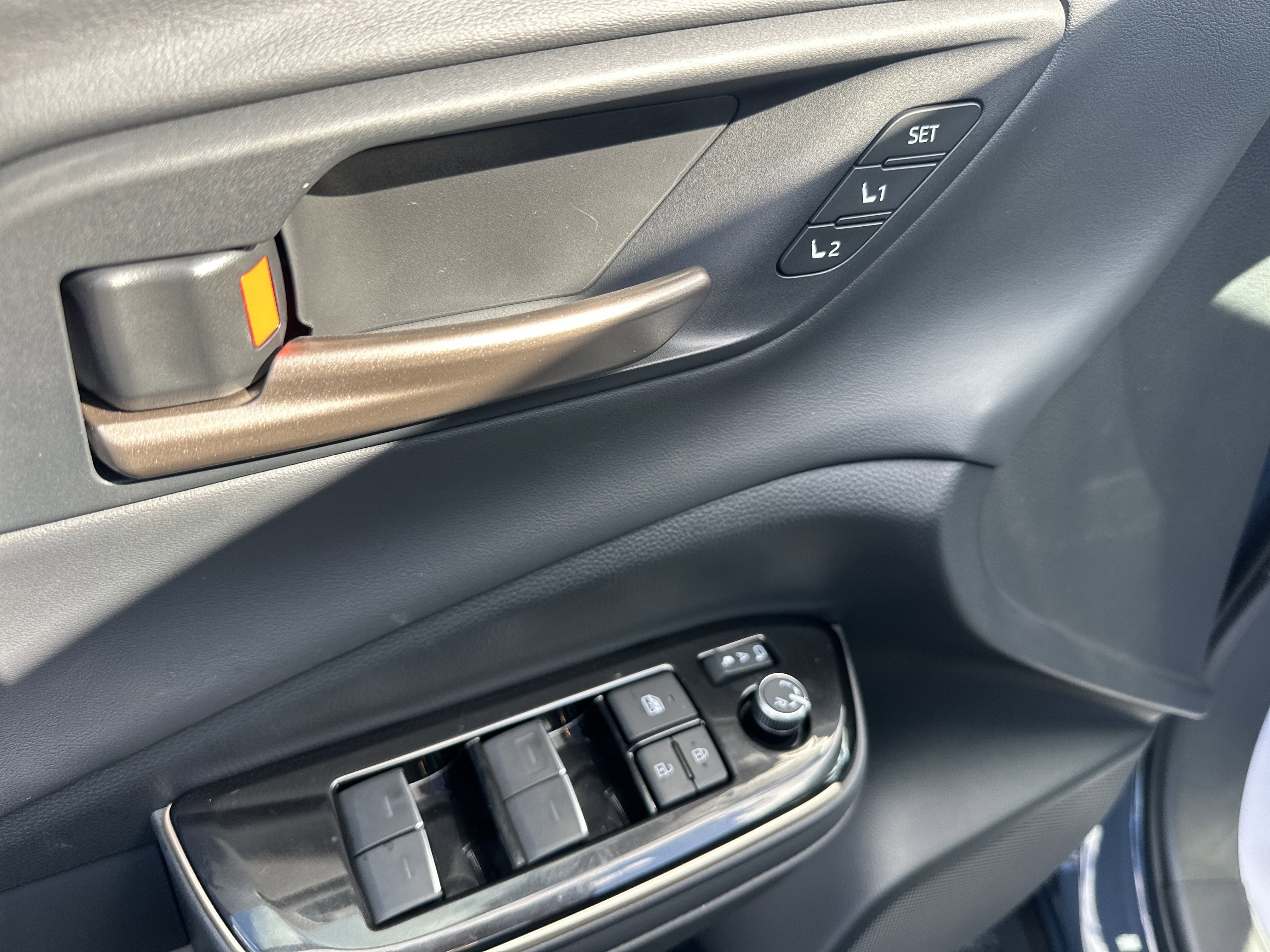 New 2025 Toyota Crown Signia image 10