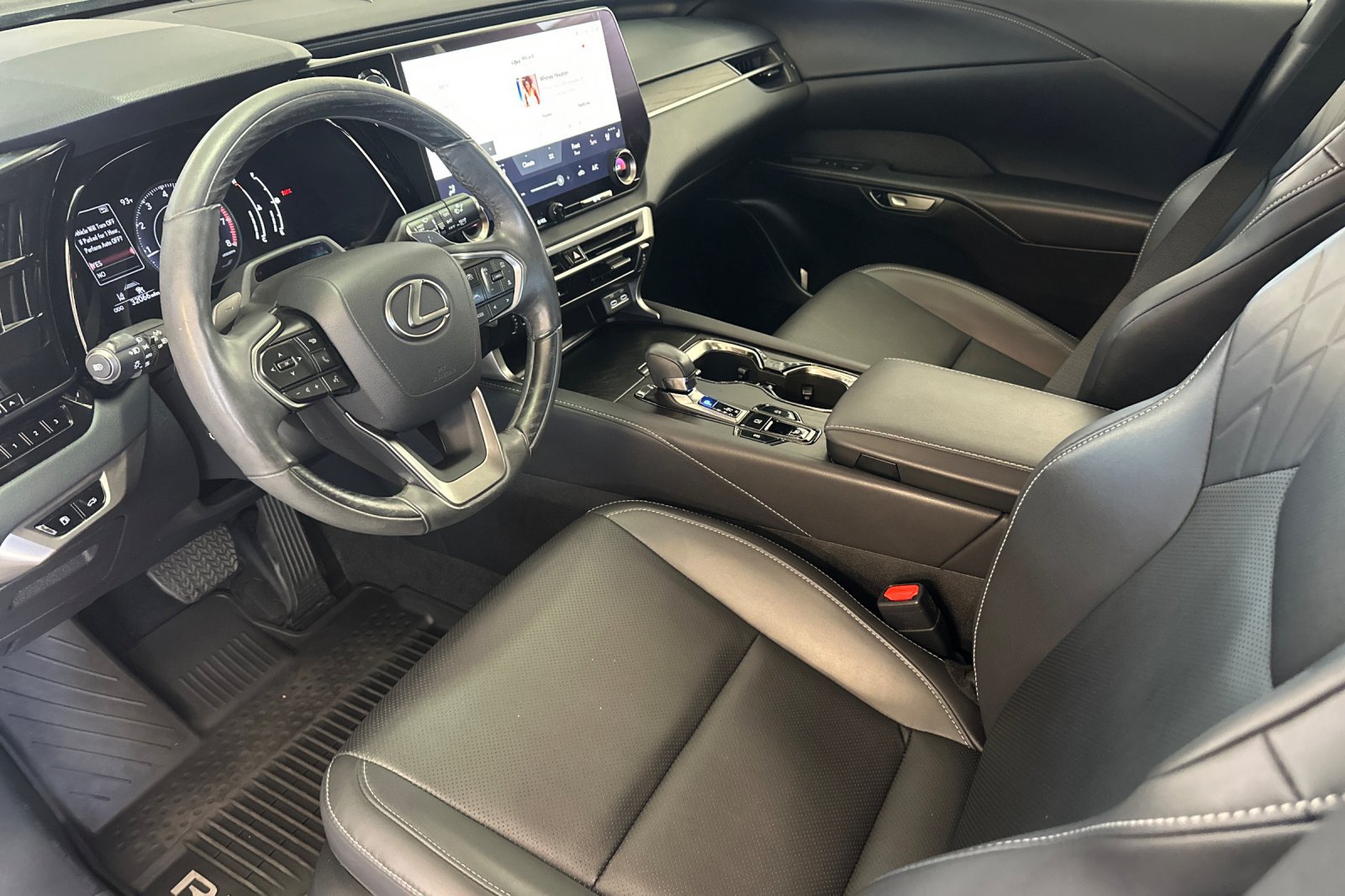 Certified 2024 Lexus RX 350 Premium w/ Convenience Package FWD image 4