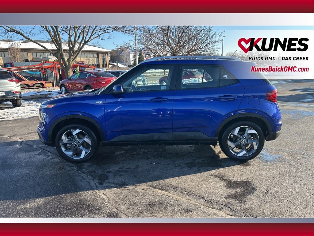 Used 2025 Hyundai Venue SEL FWD image 8