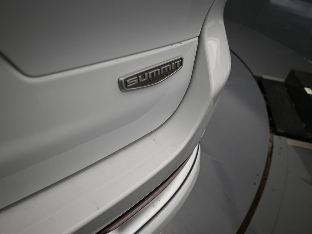 Used 2025 Jeep Grand Cherokee L Summit w/ Luxury Tech Group V image 34