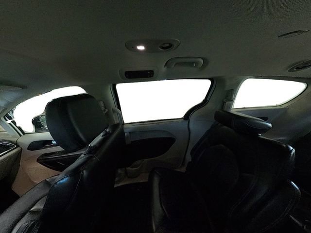 Used 2024 Chrysler Pacifica Touring-L image 33