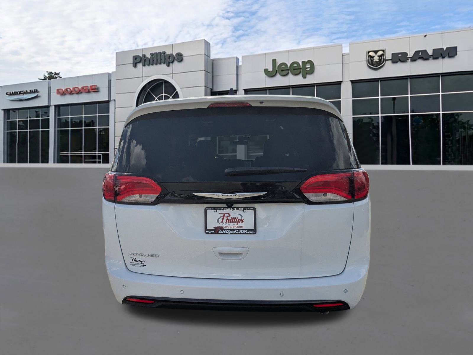 New 2026 Chrysler Voyager LX image 4