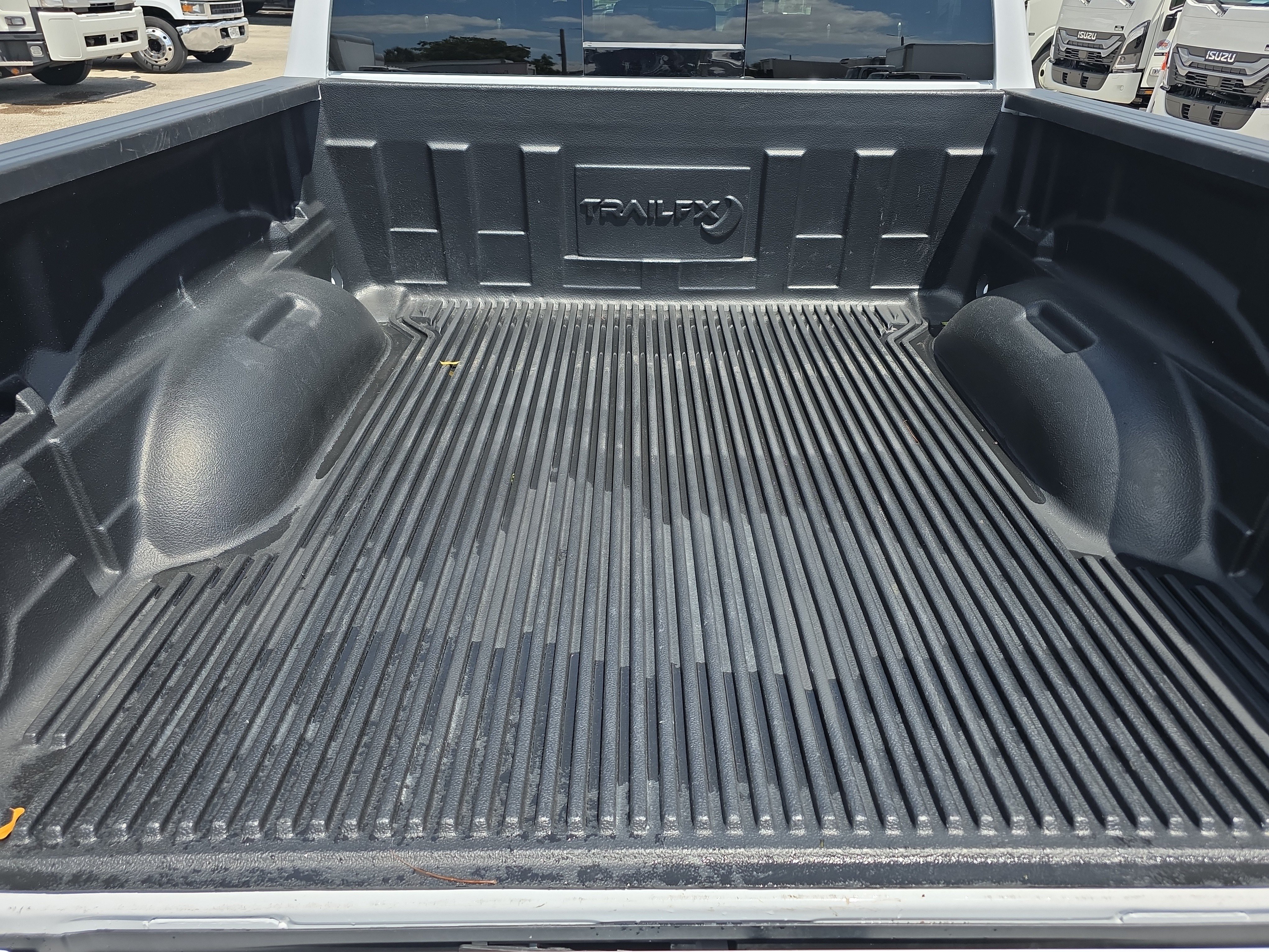 Used 2026 RAM 1500 Laramie AWD/4WD image 12