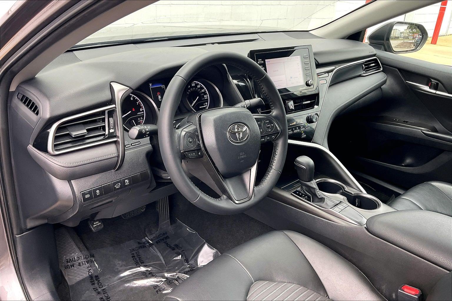 Used 2022 Toyota Camry SE FWD image 18
