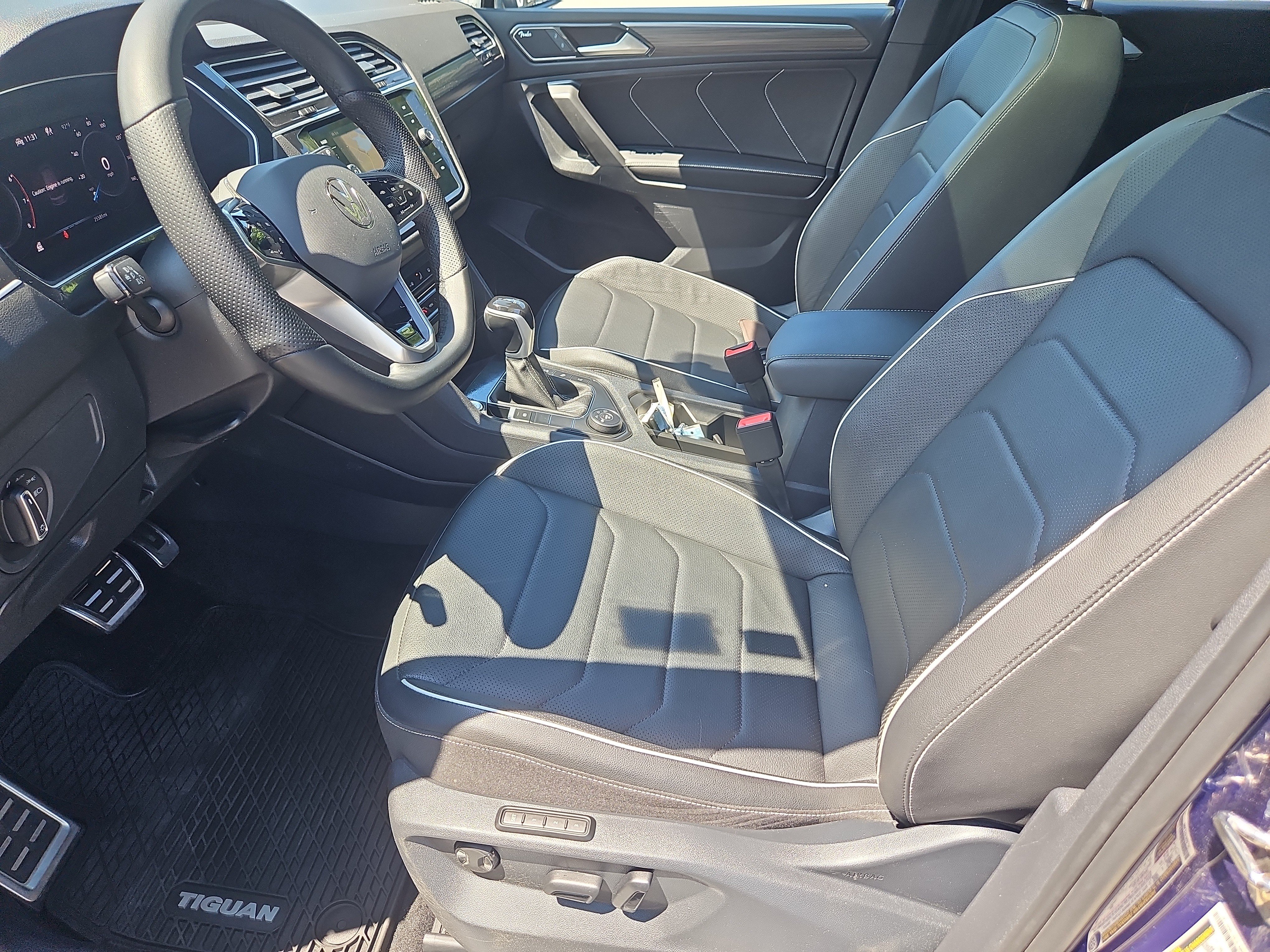 Certified 2023 Volkswagen Tiguan SEL R-Line AWD/4WD image 35