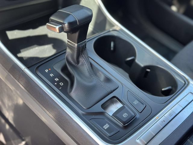 Used 2025 Kia Carnival LX FWD image 23