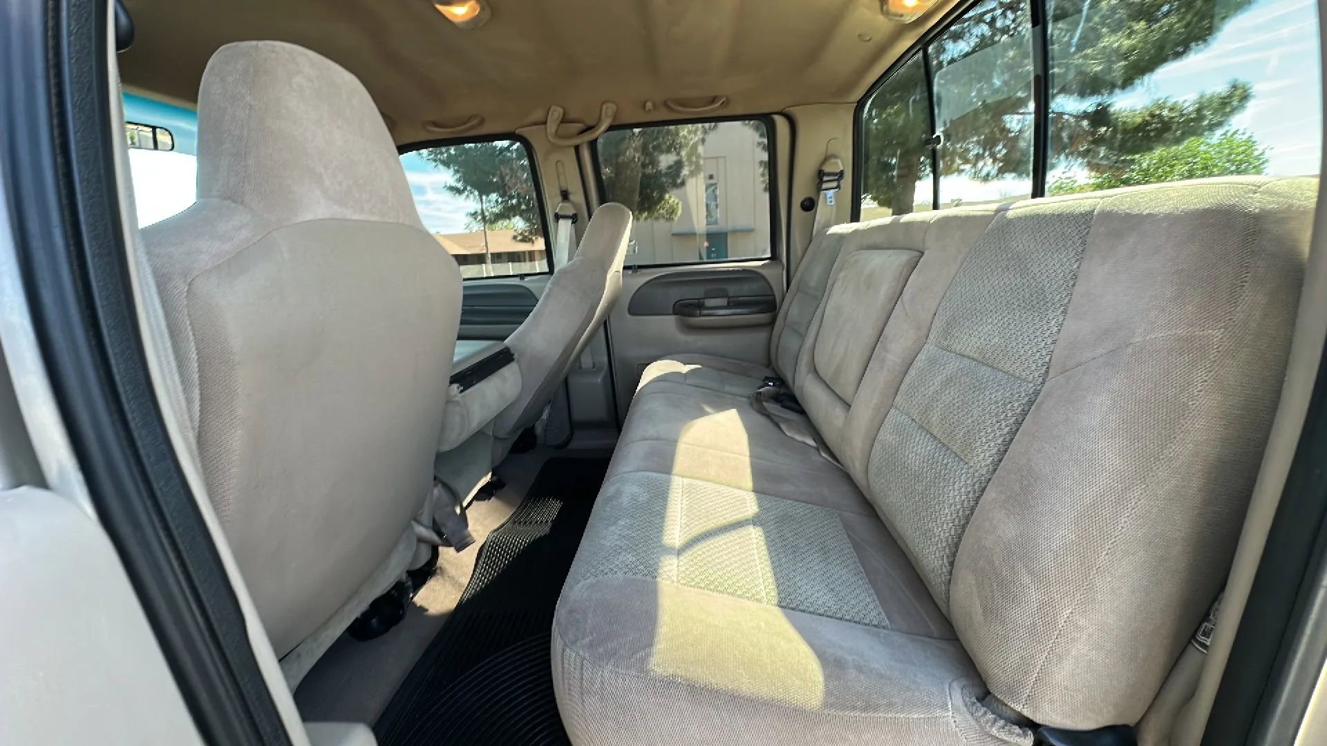 Used 2002 Ford F250 Lariat image 11