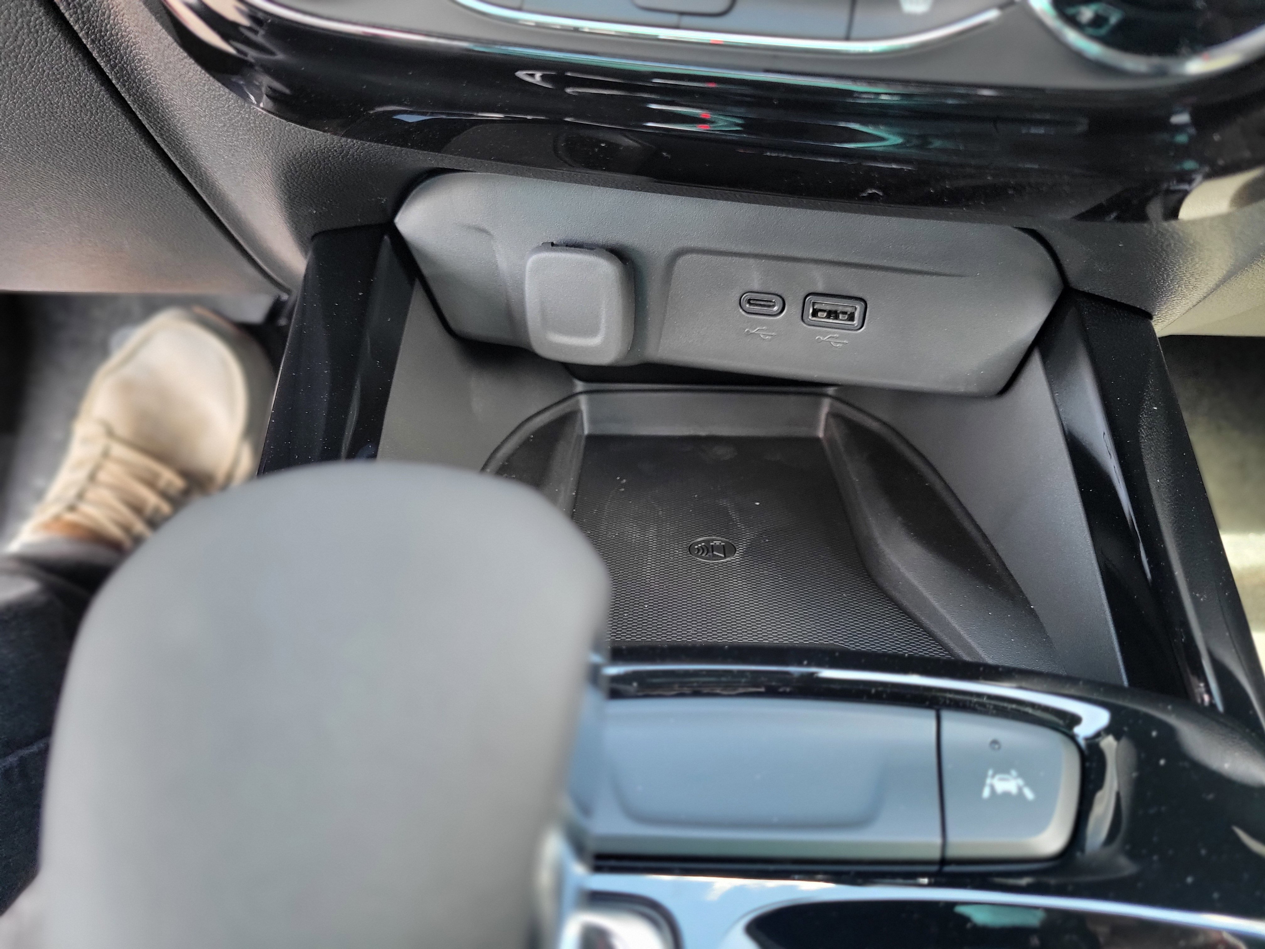 New 2026 Chevrolet Trax RS w/ Sunroof Package image 21