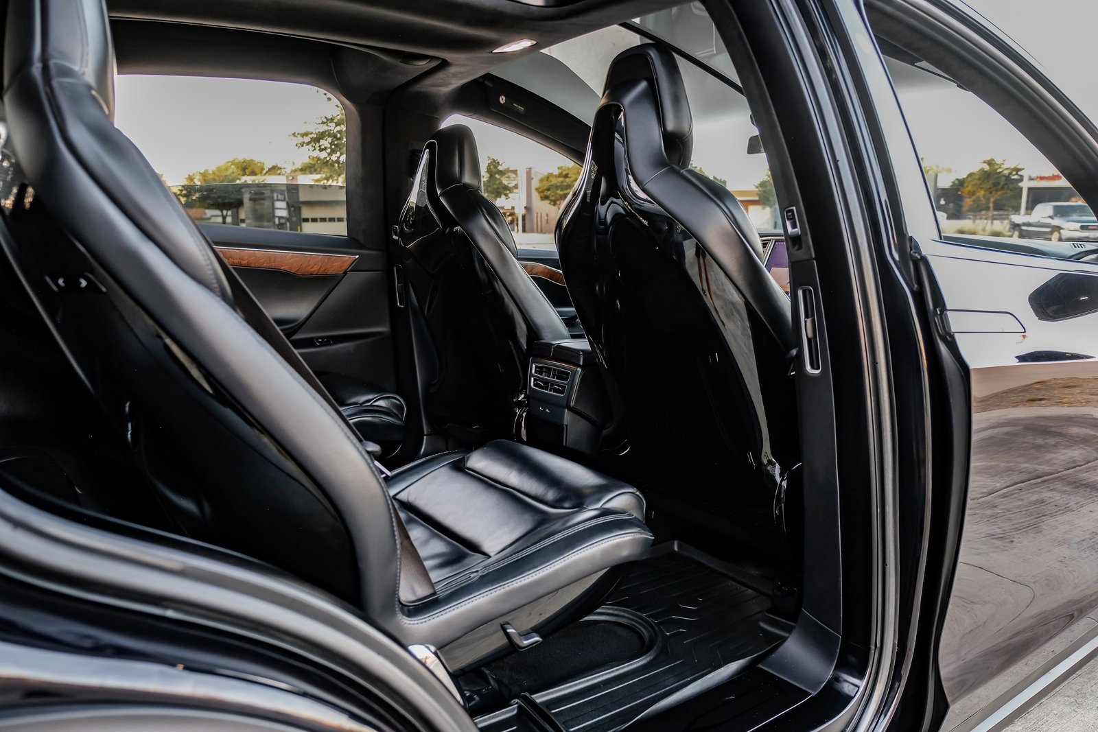 Used 2017 Tesla Model X 75D image 41