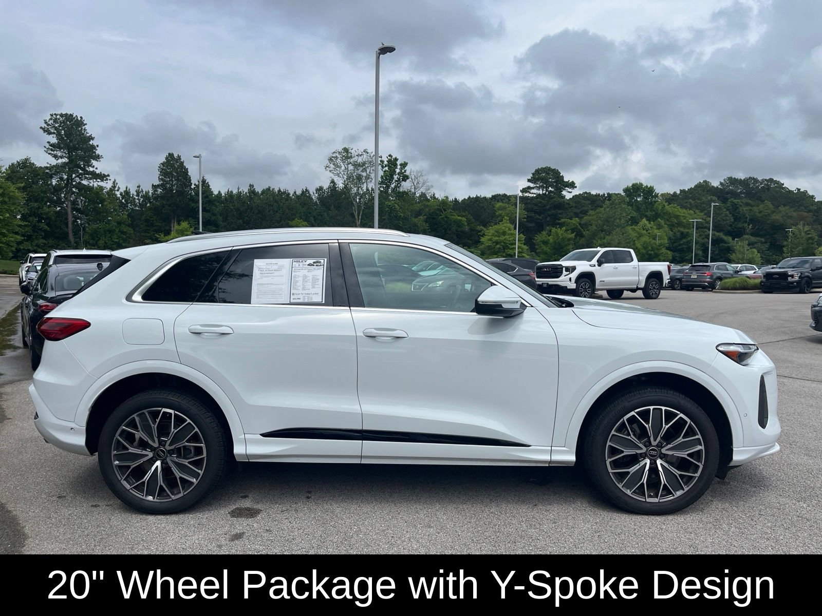 Used 2025 Audi Q5 Premium w/ Premium Plus AWD/4WD image 4