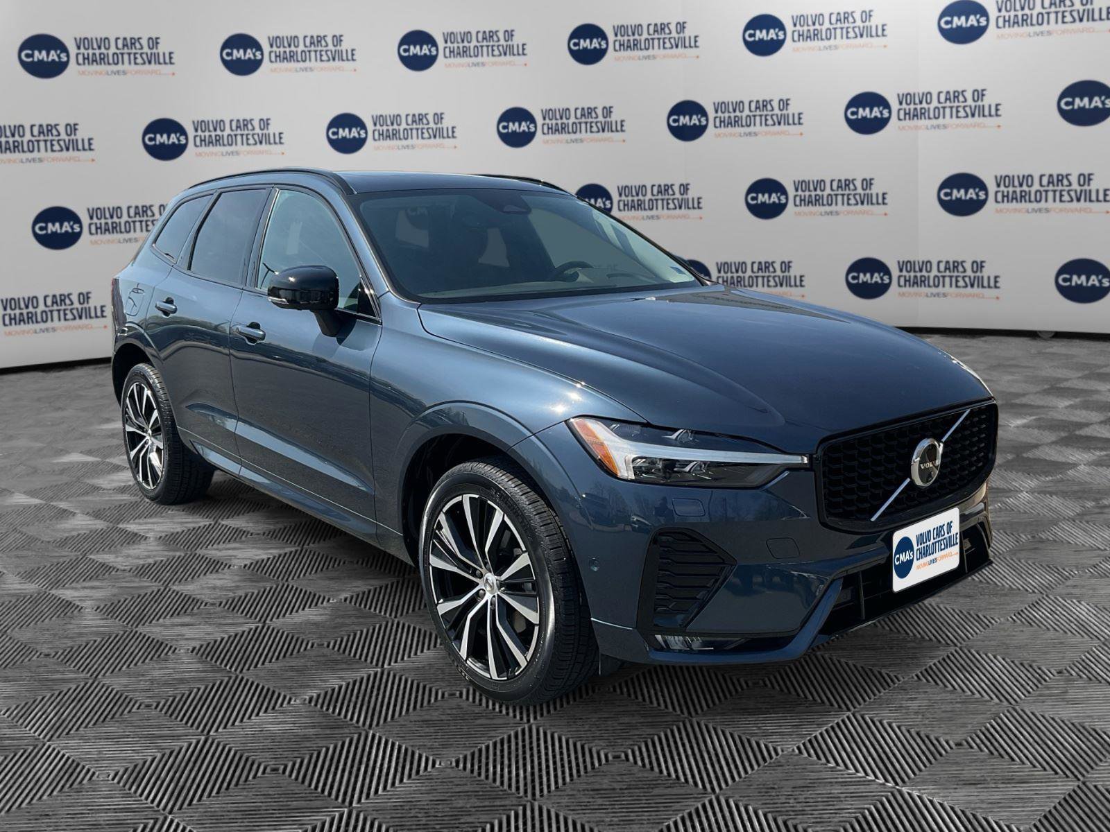 Used 2024 Volvo XC60 B5 Plus image 7