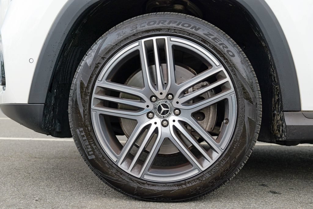 Used 2024 Mercedes-Benz GLS 450 4MATIC image 15