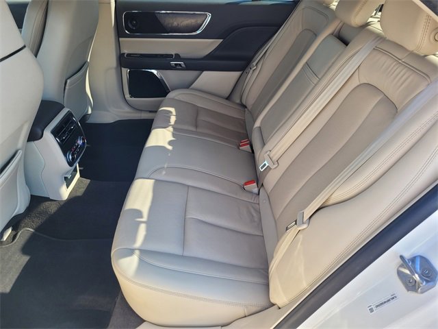 Used 2019 Lincoln Continental Reserve image 24