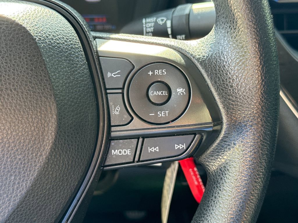 Used 2020 Toyota Corolla LE image 27