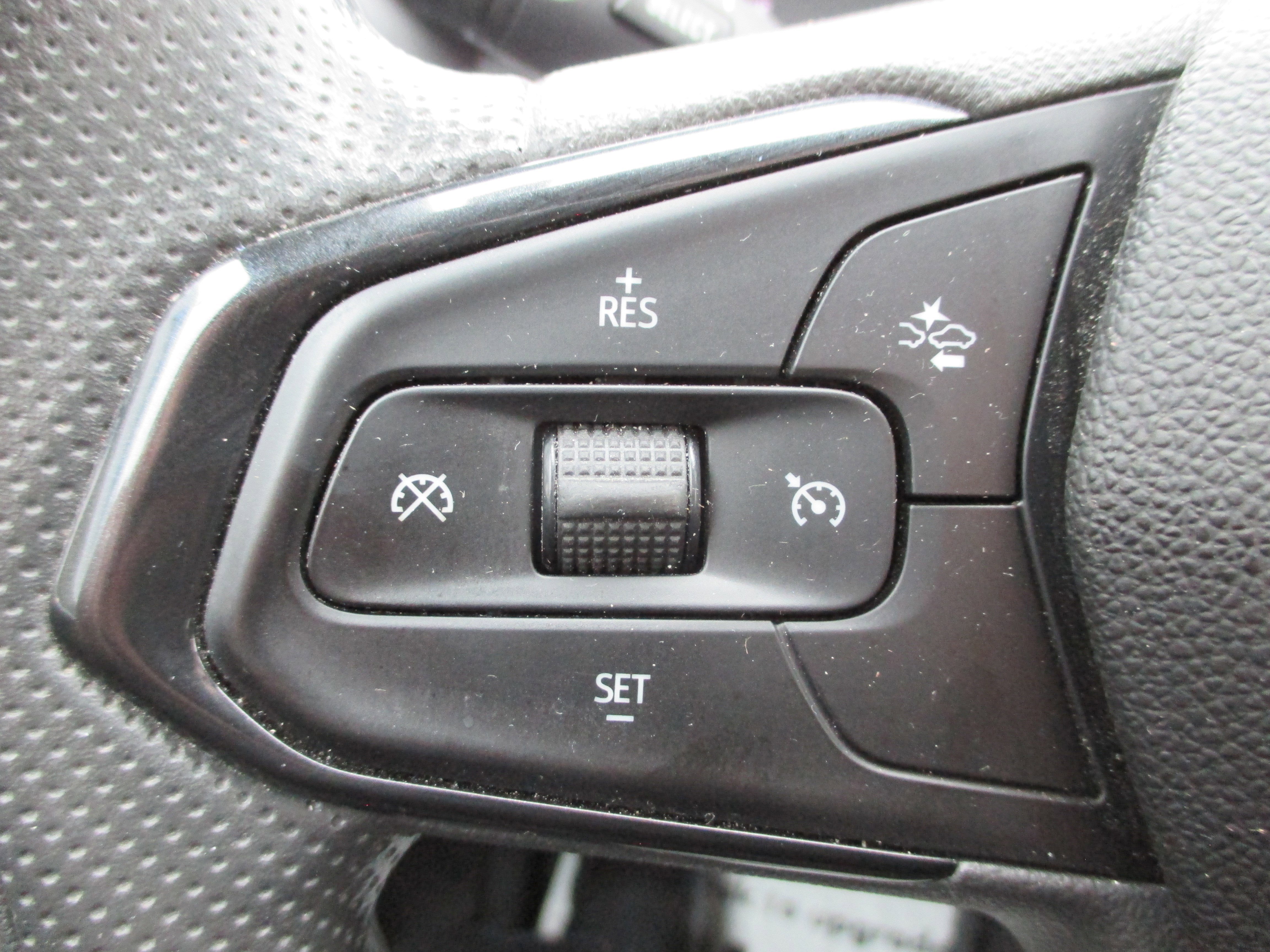 Used 2024 Chevrolet Trax LS w/ LS Convenience Package image 21