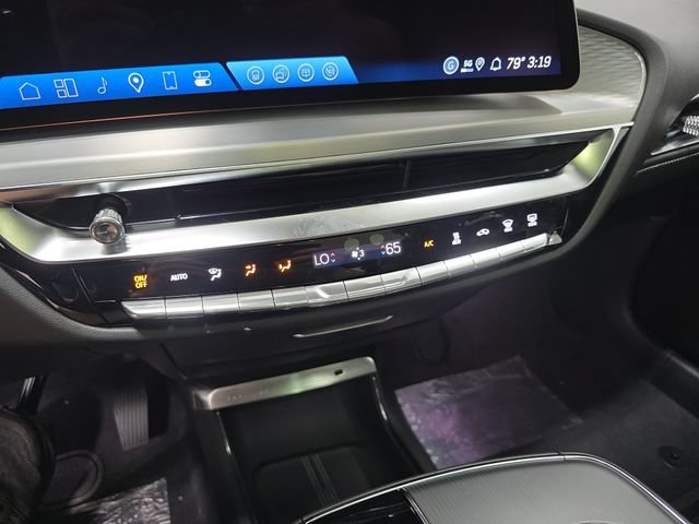 New 2026 Cadillac Lyriq Luxury w/ LPO, Floor Liner Package AWD/4WD image 21