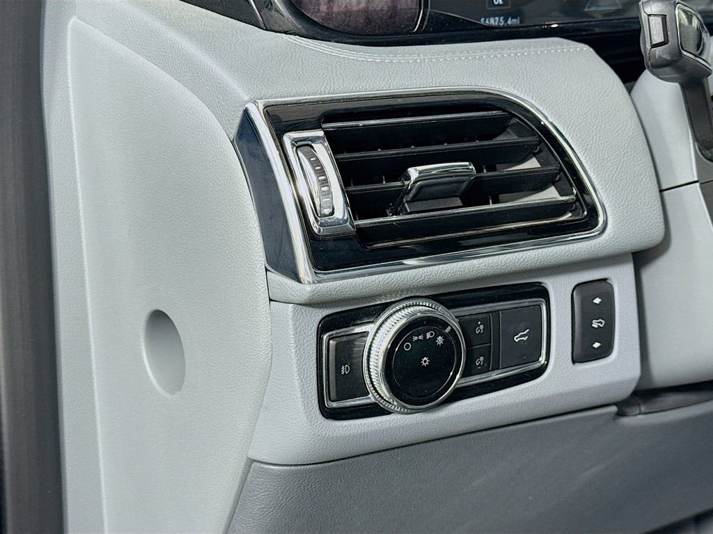 Used 2020 Lincoln Navigator Reserve w/ Luxury Package image 11