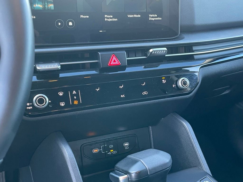 New 2026 Kia Sportage LX w/ LX Convenience Package FWD image 17