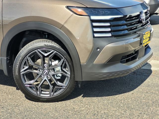 New 2026 Nissan Kicks SR image 3