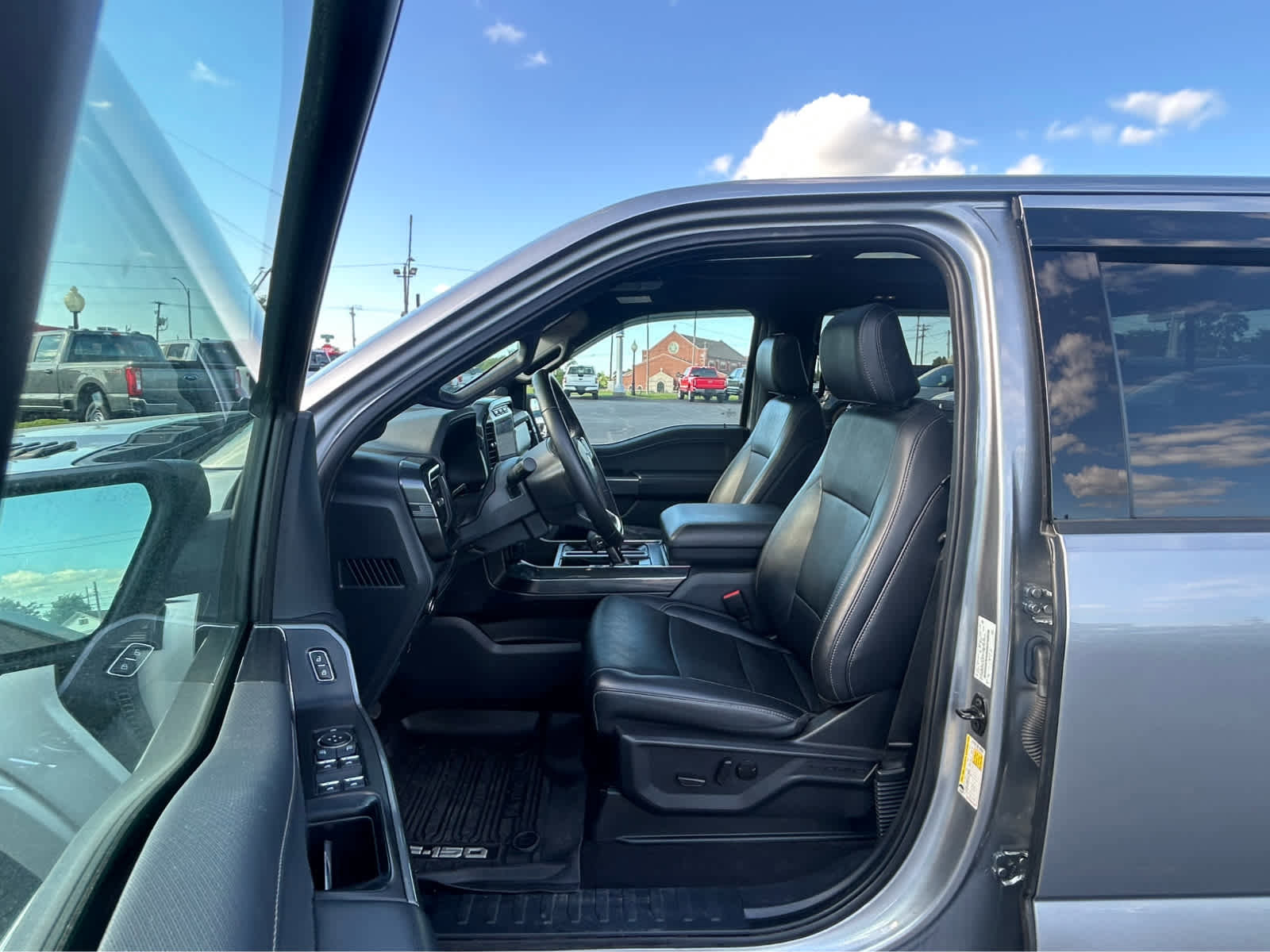 Used 2023 Ford F150 XLT w/ Equipment Group 302A High AWD/4WD image 18