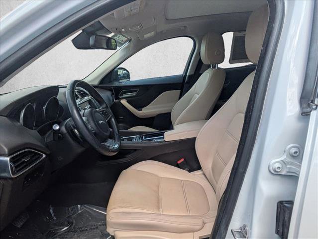 Used 2018 Jaguar F-PACE Prestige image 11