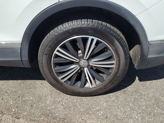 Used 2018 Volkswagen Tiguan SEL FWD image 6