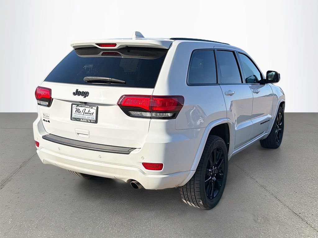 Used 2019 Jeep Grand Cherokee Altitude image 4