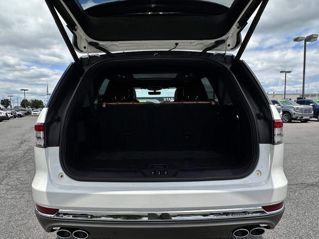Used 2021 Lincoln Aviator Reserve w/ Elements Package Plus AWD/4WD image 38