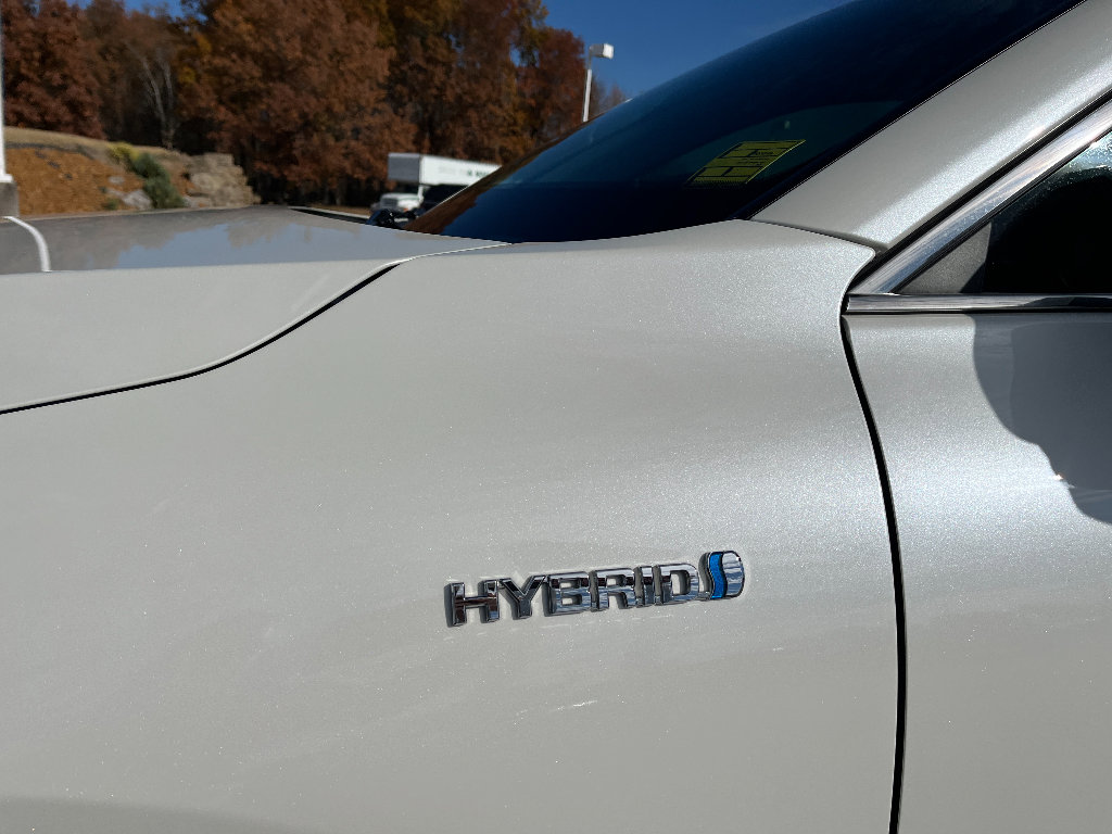 Used 2021 Toyota Venza LE image 9