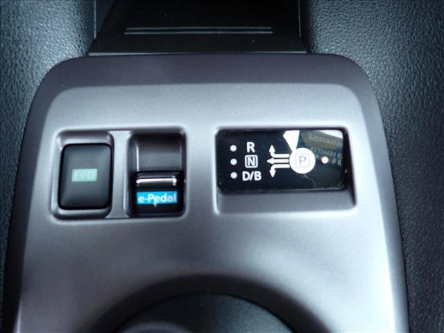 Used 2025 Nissan Leaf S FWD image 17