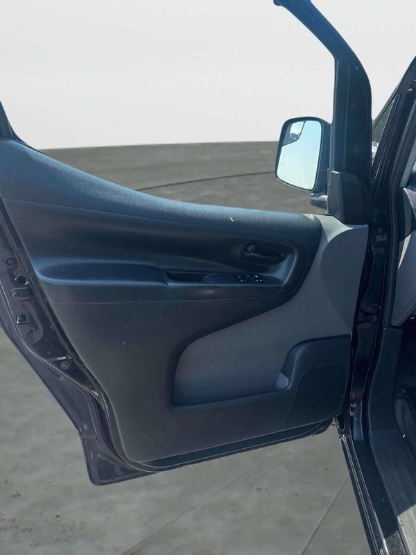 Used 2015 Nissan NV200 SV w/ Technology Package FWD image 15
