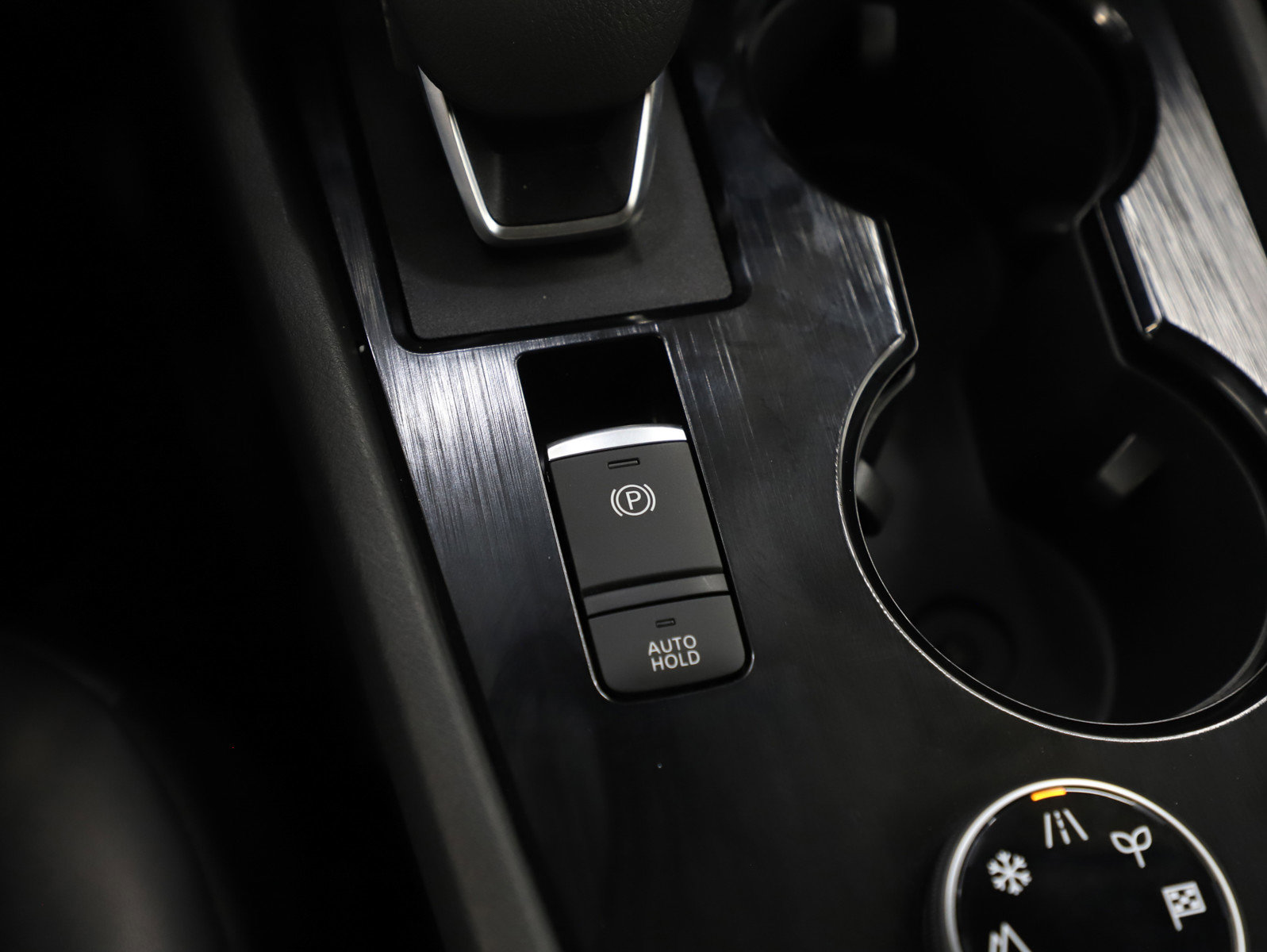 Used 2023 Nissan Rogue SV w/ SV Premium B Package image 25