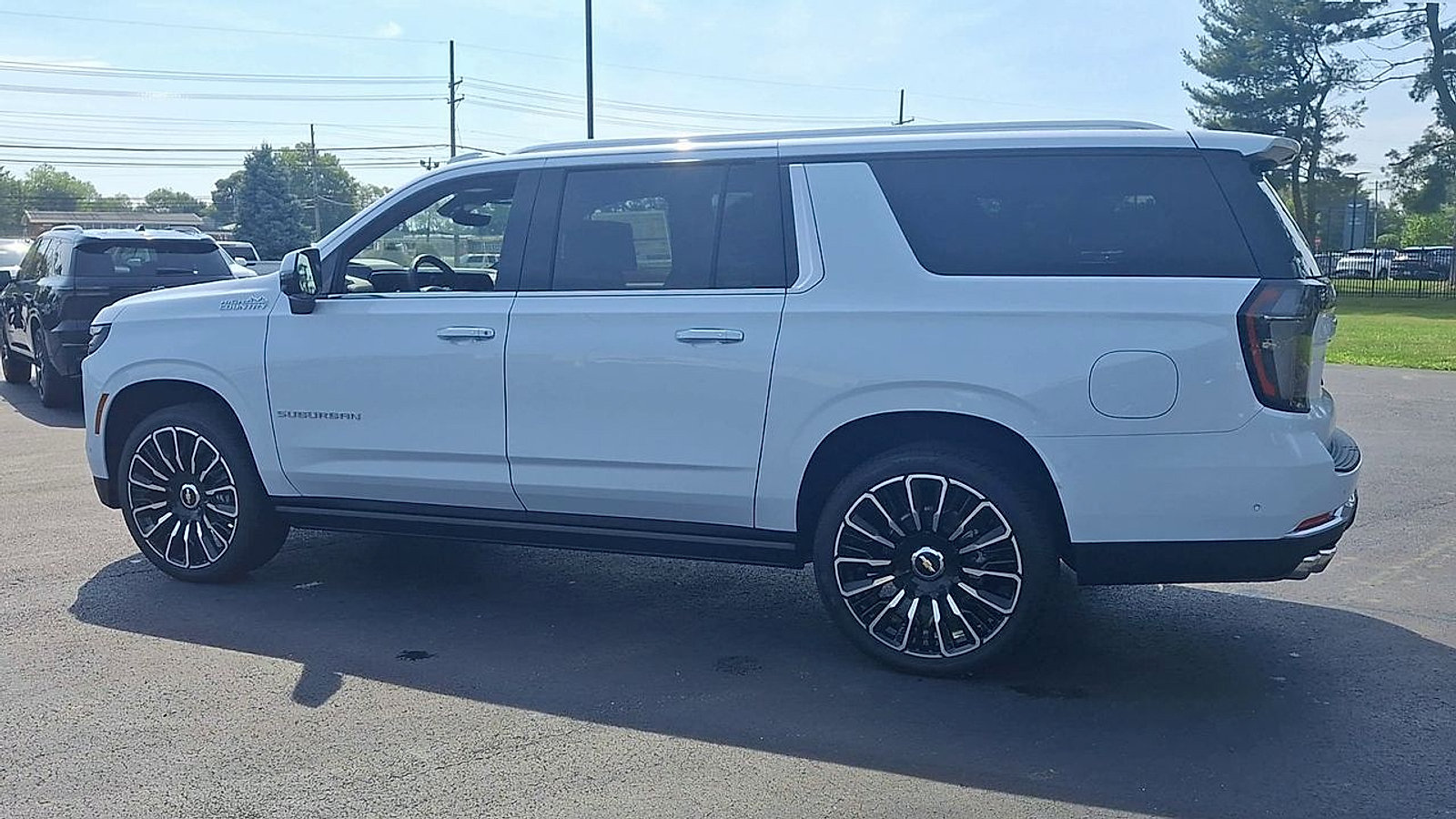 New 2026 Chevrolet Suburban High Country AWD/4WD image 8