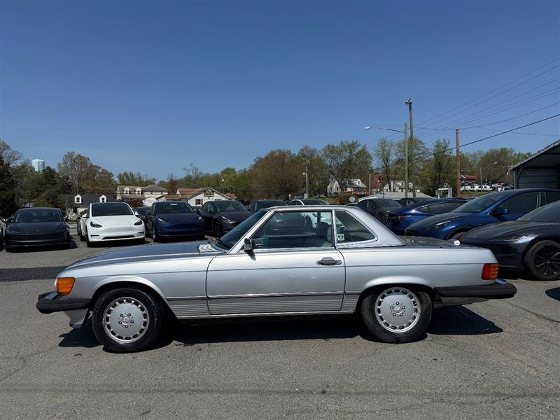 Used 1988 Mercedes-Benz 560 SL image 2